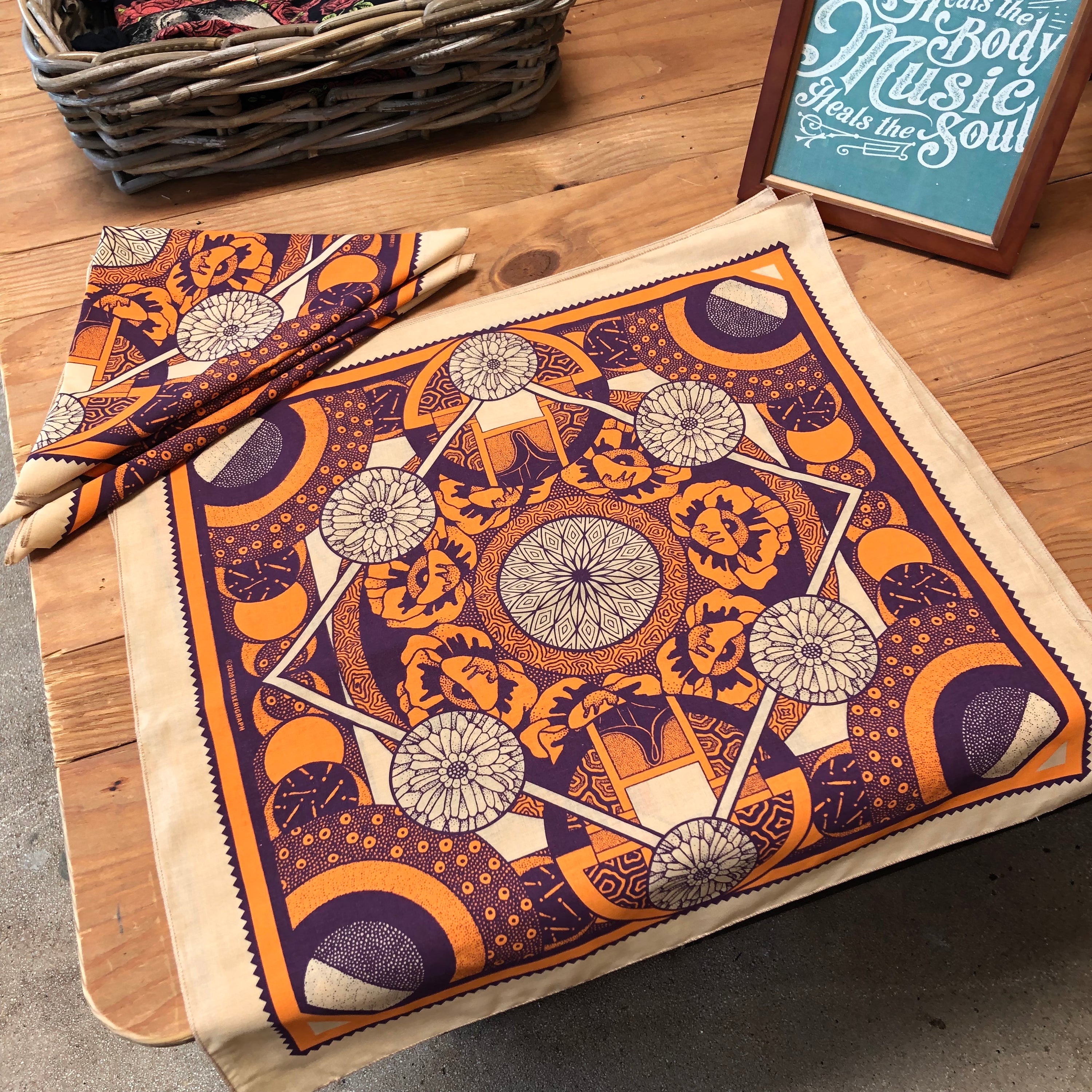 Circular Bandana